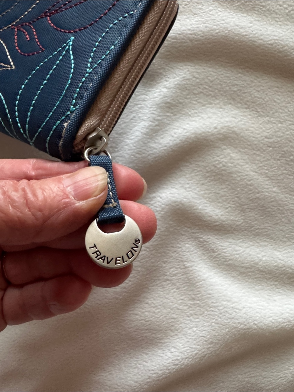 Travelon zip wallet - Picture 3 of 7